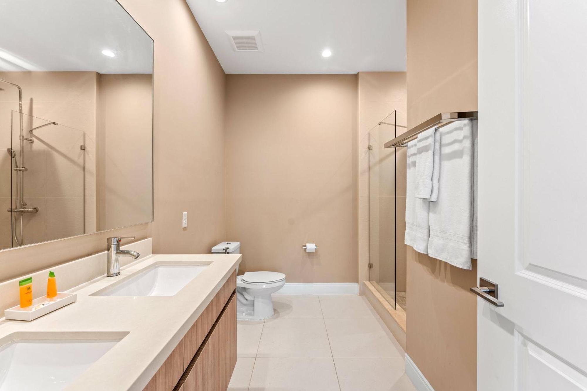 3081 Magic Village 4suites Jacuzzi Near 192 8 Min *