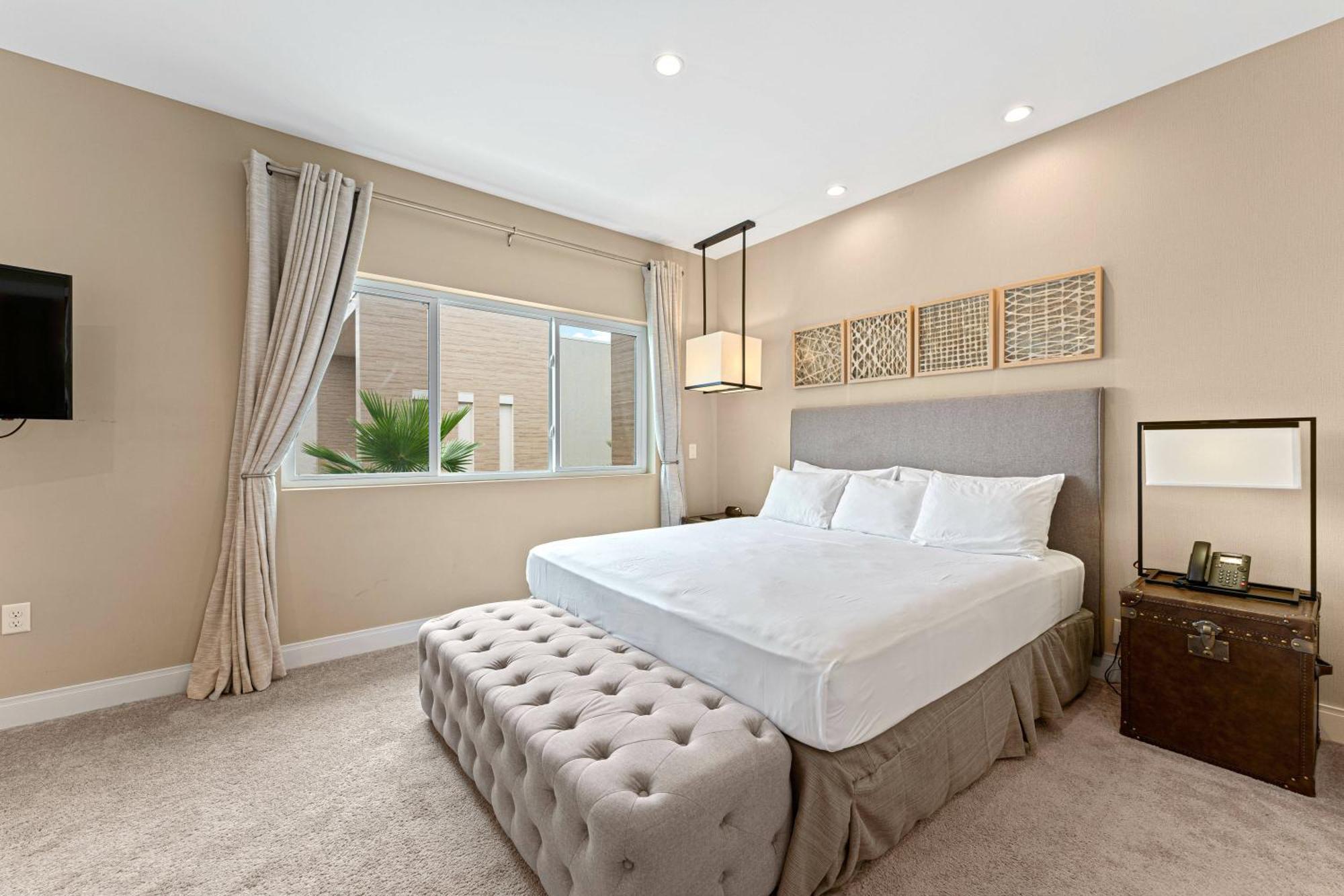 3081 Magic Village 4suites Jacuzzi Near 192 8 Min