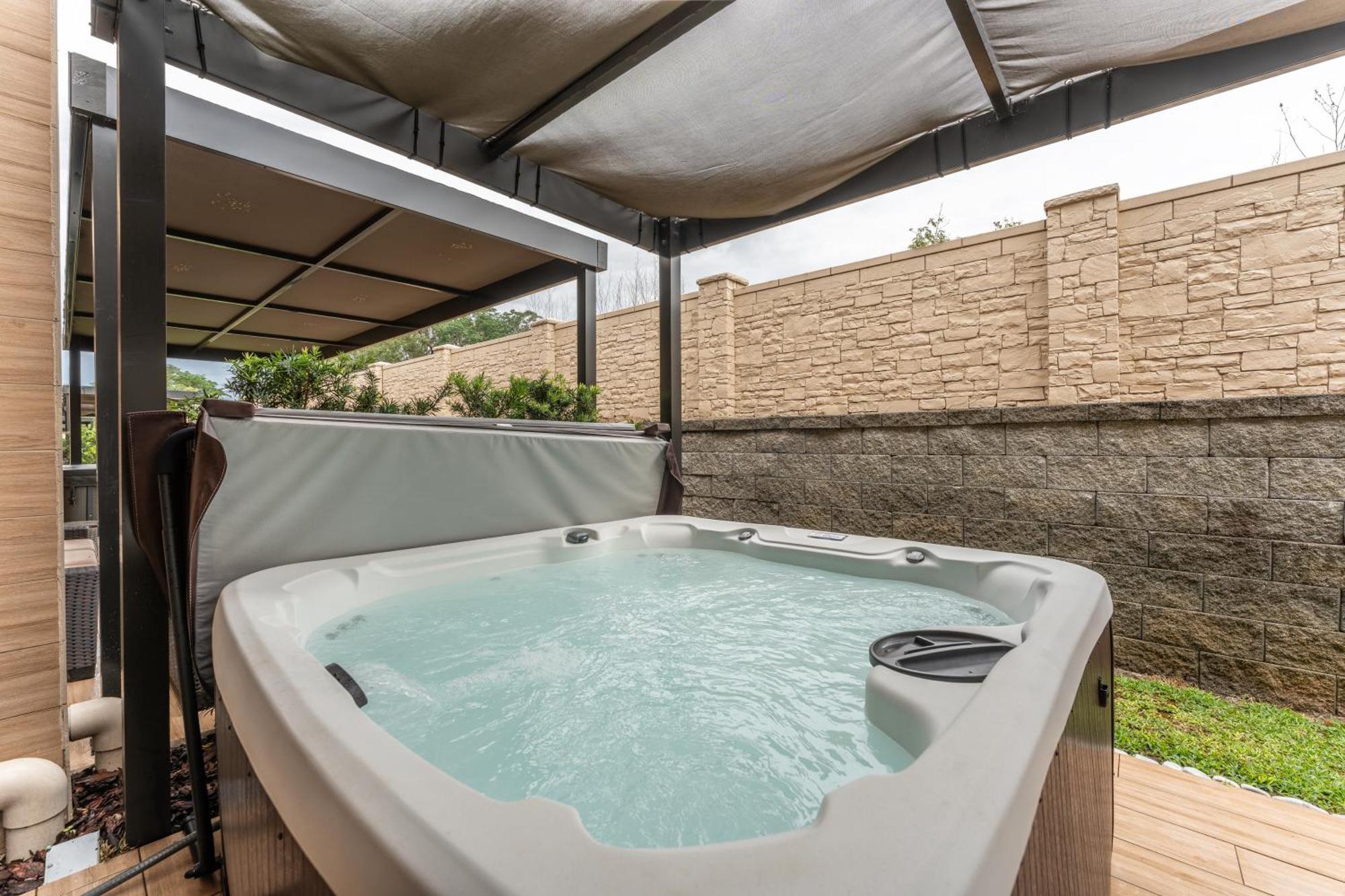 3081 Magic Village 4suites Jacuzzi Near 192 8 Min Casa de férias