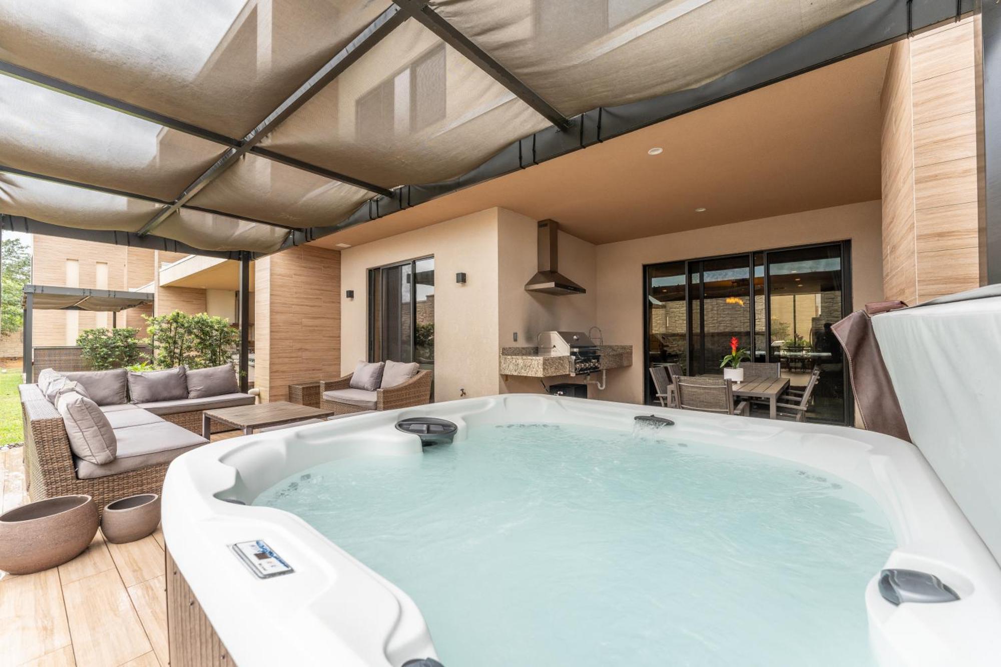 Casa de férias 3081 Magic Village 4suites Jacuzzi Near 192 8 Min Orlando