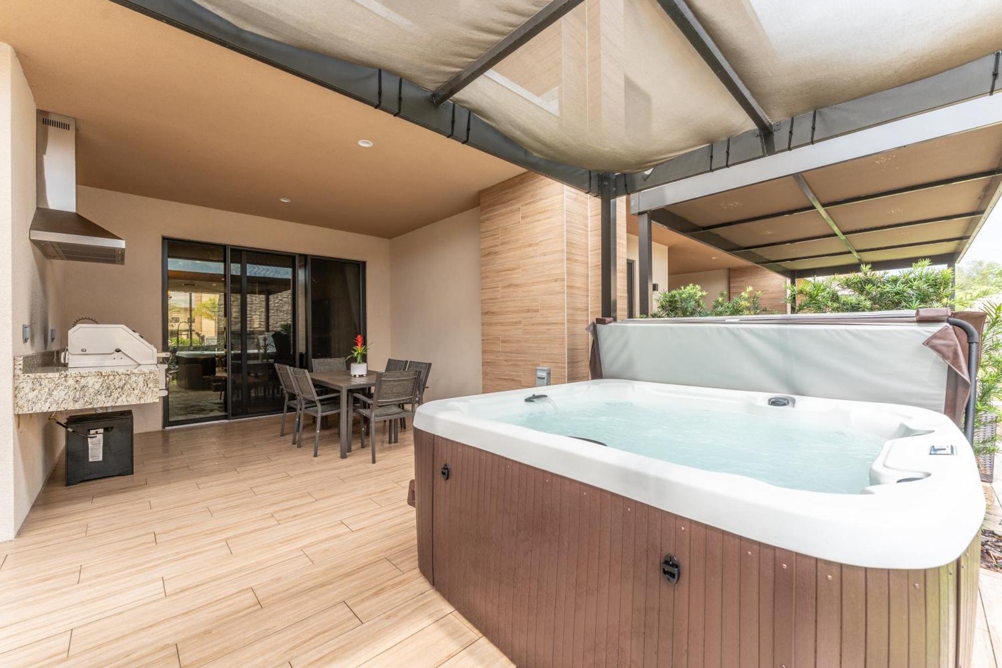 3081 Magic Village 4suites Jacuzzi Near 192 8 Min